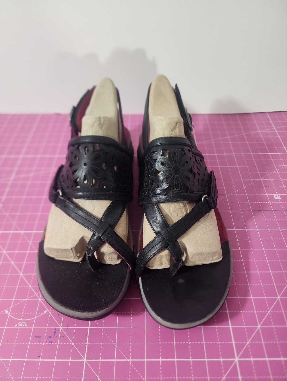 Ladies "Beartraps Black " Shoes! Sz: 8.5 Very Good Condition